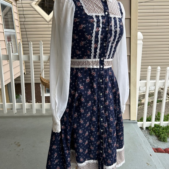 Gunne Sax | Dresses | Vintage Gunne Sax Navy Blue Floral Plaid Accents ...